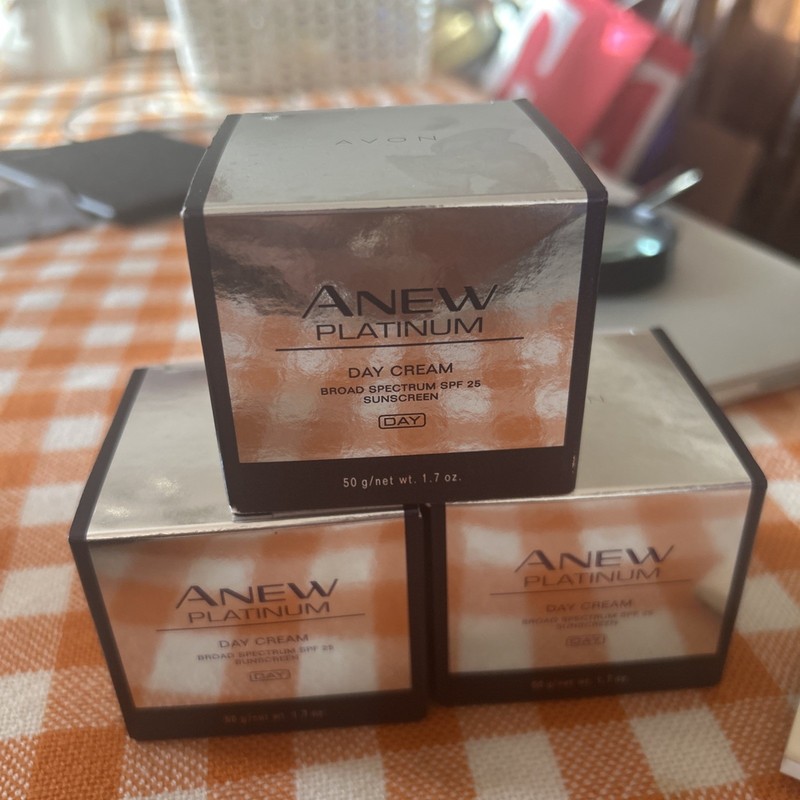 Avon Anew PLATINUM Day Cream with SPF 25 , New! The Original Formula