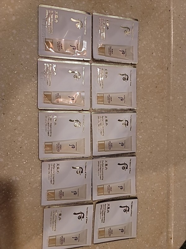 The History Of Whoo Cheongidan Radiant Regenerating UV Protection Cream. 30ml gallery