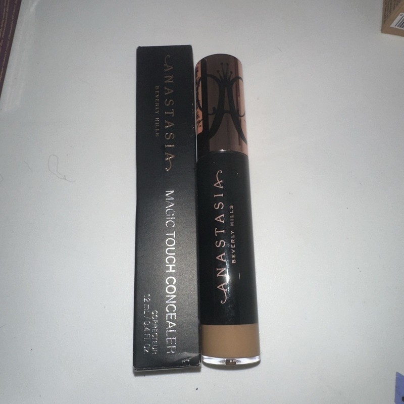 Anastasia Beverly Hills – Magic Touch 16 Concealer 12mL/ 0.4Fl.Oz