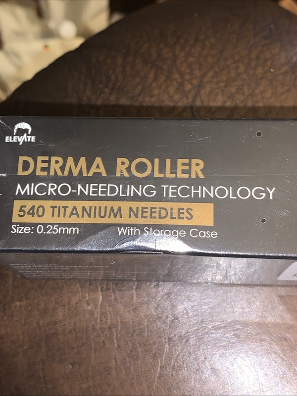 Derma Roller-540 Titanium Needles- .25mm With Storage Case gallery