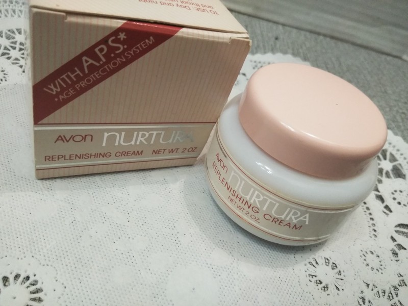VTG. AVON NURTURA Replenishing Cream 2 Oz GLASS JAR ( NW OLD STOCK)