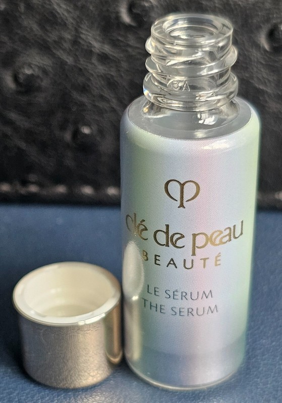 Cle De Peau Beauty Le Serum The Serum Travel Size 3ML TOTAL: 6 ML NEW 2X SAMPLE gallery