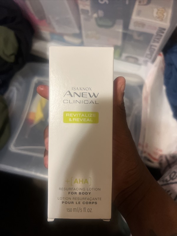 Avon Isa Knox Anew Clinical Revitalize & Reveal Resurfacing Lotion for Body, new