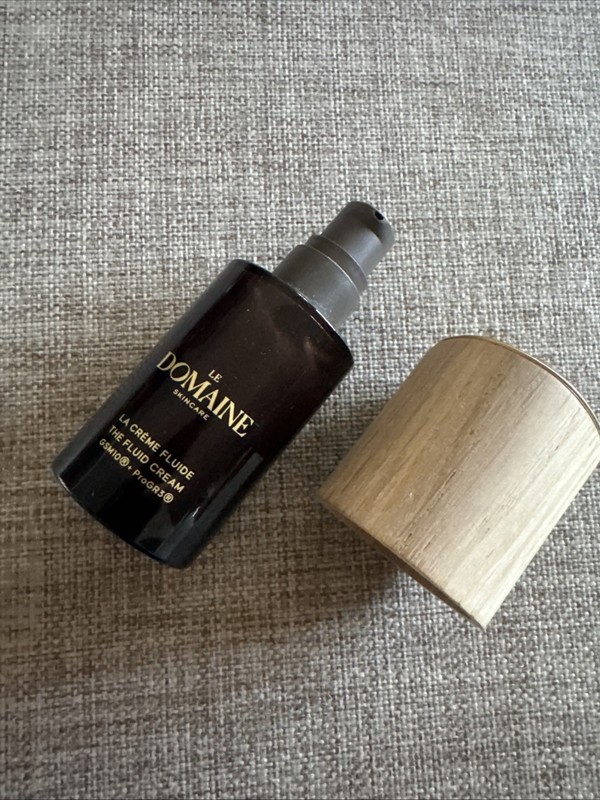 Le Domaine La Crème Fluide Fluid Cream Serum Skincare gallery