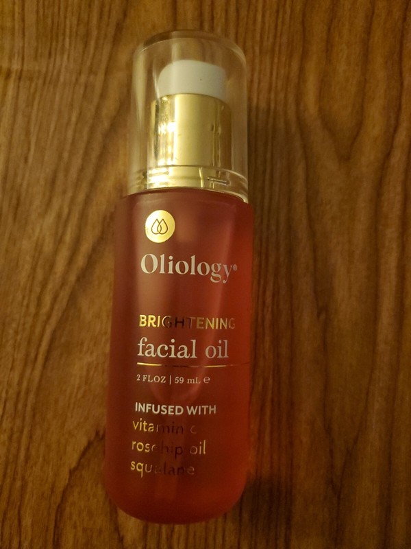 OLIOLOGY FACIAL OIL INFUSED WITH VITAMIN C & ROSE OIL & SQUALANE
