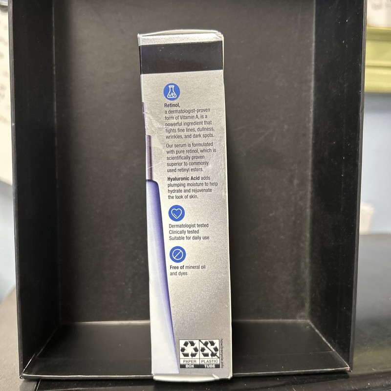 Neutrogena Retinol Serum Rapid Wrinkle Repair 1 oz. gallery