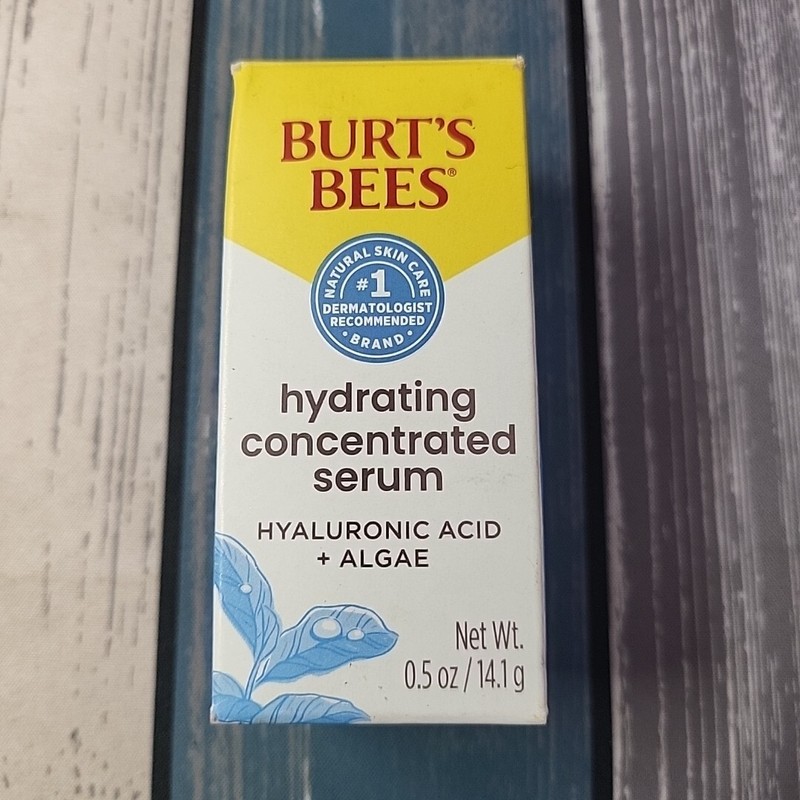 Burt’s Bees Hydrating Concentrated Serum with Hyaluronic Acid + Algae – 0.5 oz.