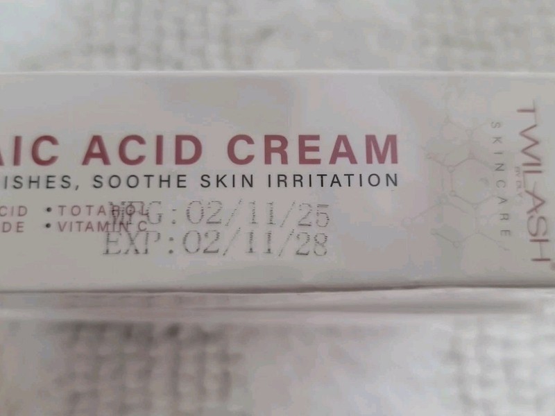 12% Azelaic Acid Cream (brand shown: TWILASH By DLY Skincare). gallery