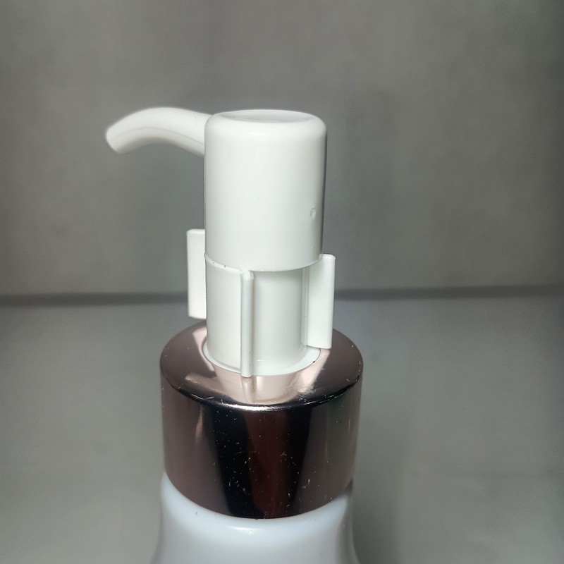 Josie Maran Argan Milk Intensive Hydrating Body Renewal Serum 6.7oz Irish Cream gallery