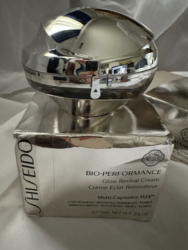 SHISEIDO BIO-PERFORMANCE GLOW REVIVAL CREAM MULTI-CAPISOLVE 2.6 OZ + FAC COTTON gallery