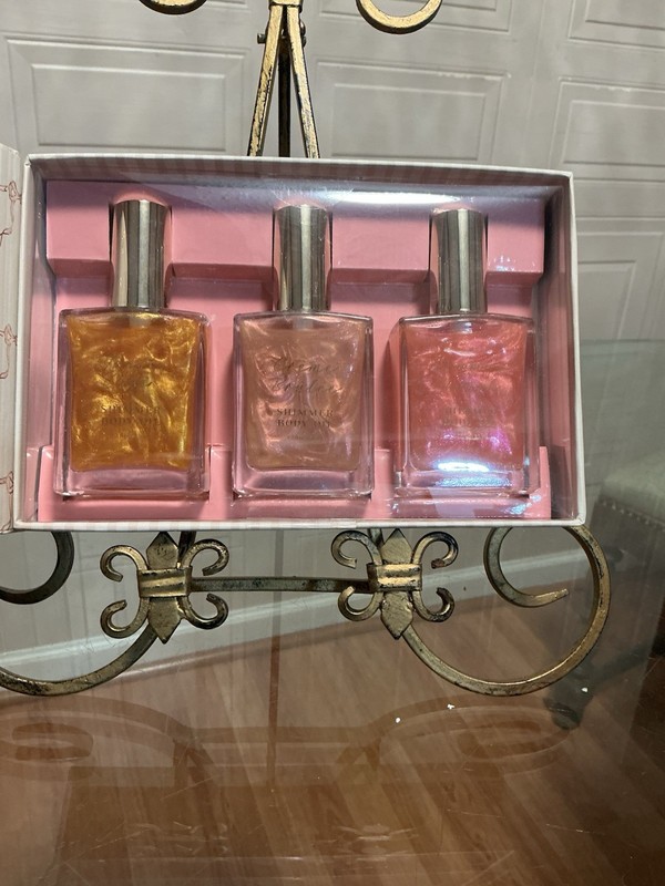 Enchante Christmas Bundle Body Shimmer Oil - 1.7fl Oz X 3 Vanilla / Crème/ NEW gallery