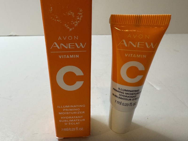 Avon Anew Vitamin C Illuminating Priming Moisturizer 0.23oz (Trial Size) gallery