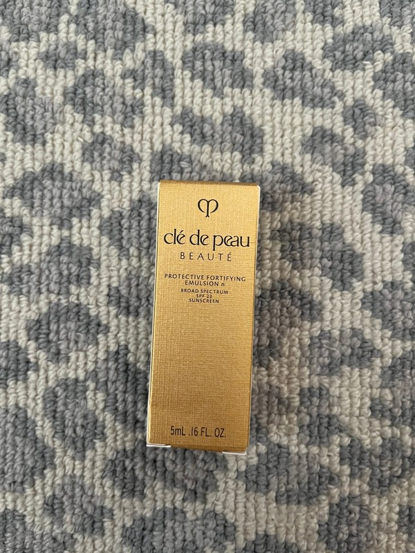 CLE DE PEAU Beaute Intensive Fortifying Emulsion Sample Travel 5 mL 0.16 Oz New