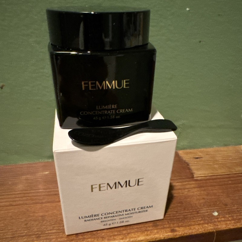 Femmue Lumière Concentrate Cream 1.58 Oz NIB Brighten & Smooth gallery