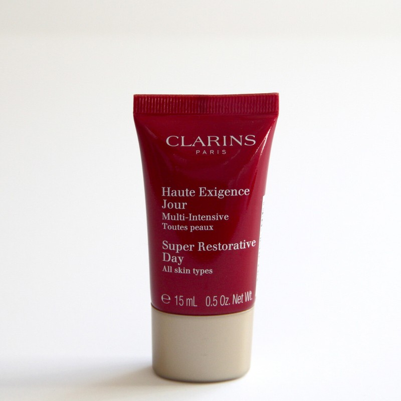 CLARINS Super Restorative Day Travel Size – 0.5 OZ. / 15 mL Sealed Tube Unboxed