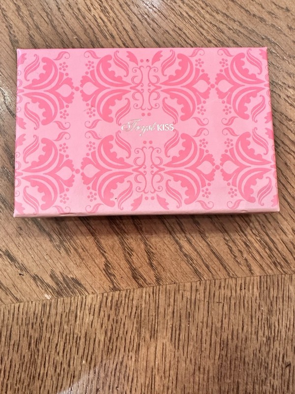 Lady Primrose Tryst Kiss Compact W Blotting Sheets (75 sheets) Rare Retired NIB