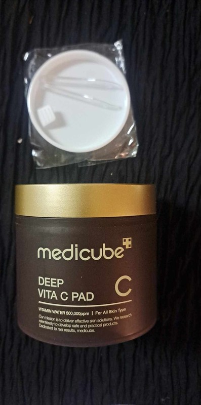 [Medicube] – Deep Vita C Pad 70 pads/Vitamin Water/Exp 09/2026