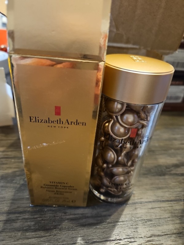 ELIZABETH ARDEN Vitamin C Ceramide Capsules Radiance Renewal Serum 60CT NIB