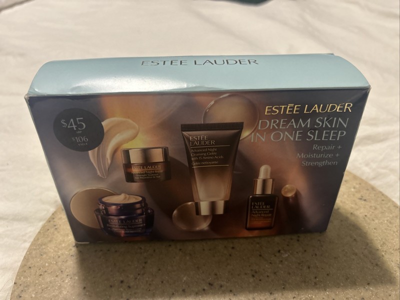 Estée Lauder Dream Skin In One Sleep Repair Moisturize & Strengthen Box Set New