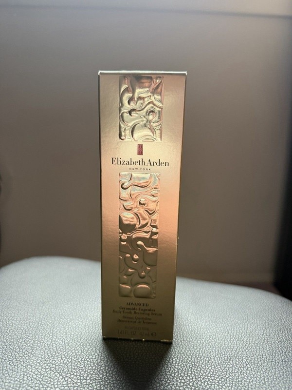 Elizabeth Arden Ceramide Capsules Daily Youth Restoring Serum – 90 Capsules 42ml