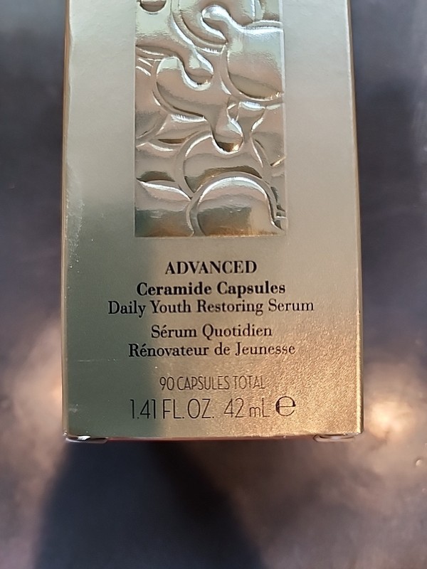 Ceramide by Elizabeth Arden, 90 Daily Youth Restoring Serum Capsules gallery