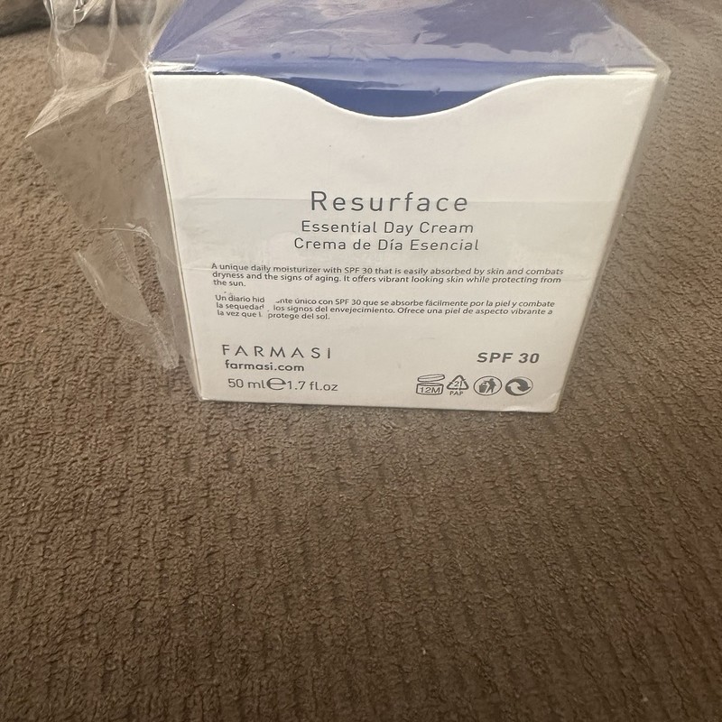 Farmasi Dr. C. Tuna Resurface Essential Day Cream Moisturizer 50 ml / 1.7 fl oz gallery