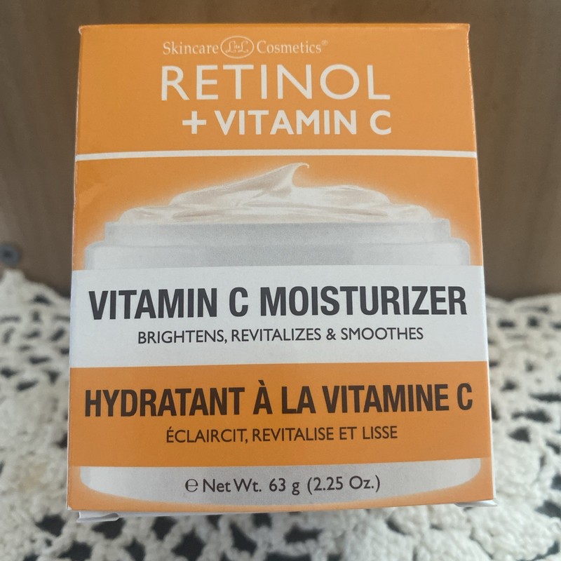 Retinol + Vitamin C Face Moisturizer Brightens Revitalizes & Smoothes 2.25 Oz