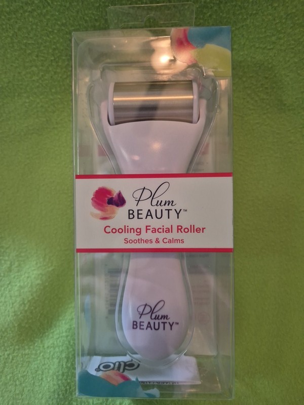Cooling Facial Roller Plum Beauty For Most Skin Types Color White, New