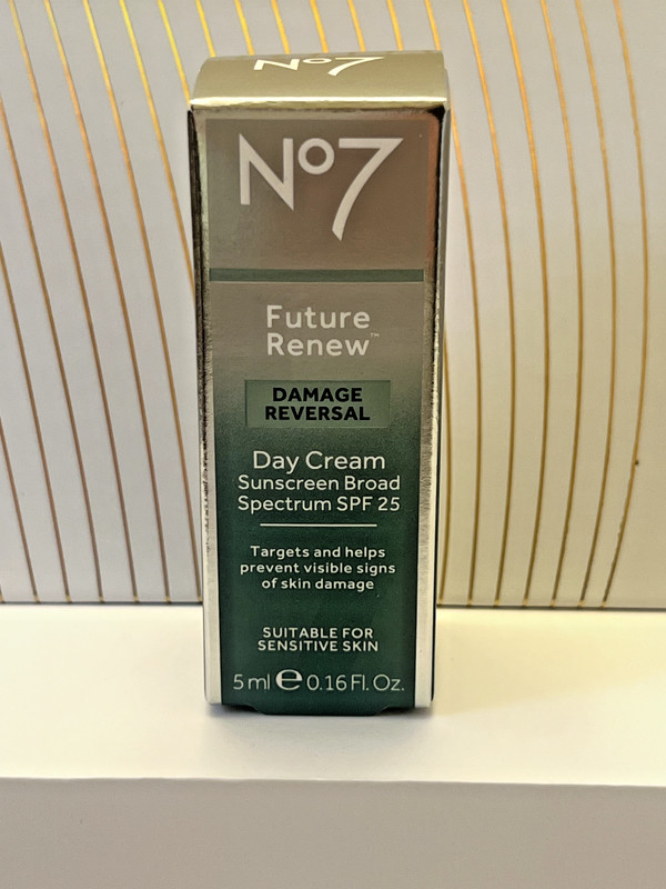 No7 Future Renew Damage Reversal Night Cream 5ml/.16 fl.oz. Exp 10/25