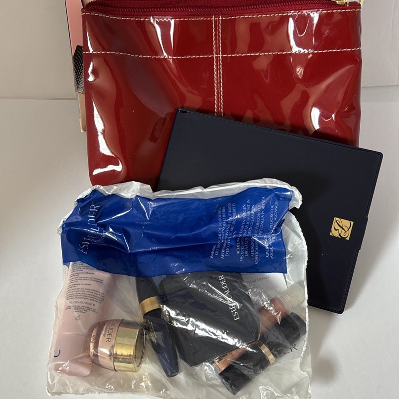 Estee Lauder Gift Me 7-pc Skin Care And Makeup Set COOL Original Packaging NEW gallery