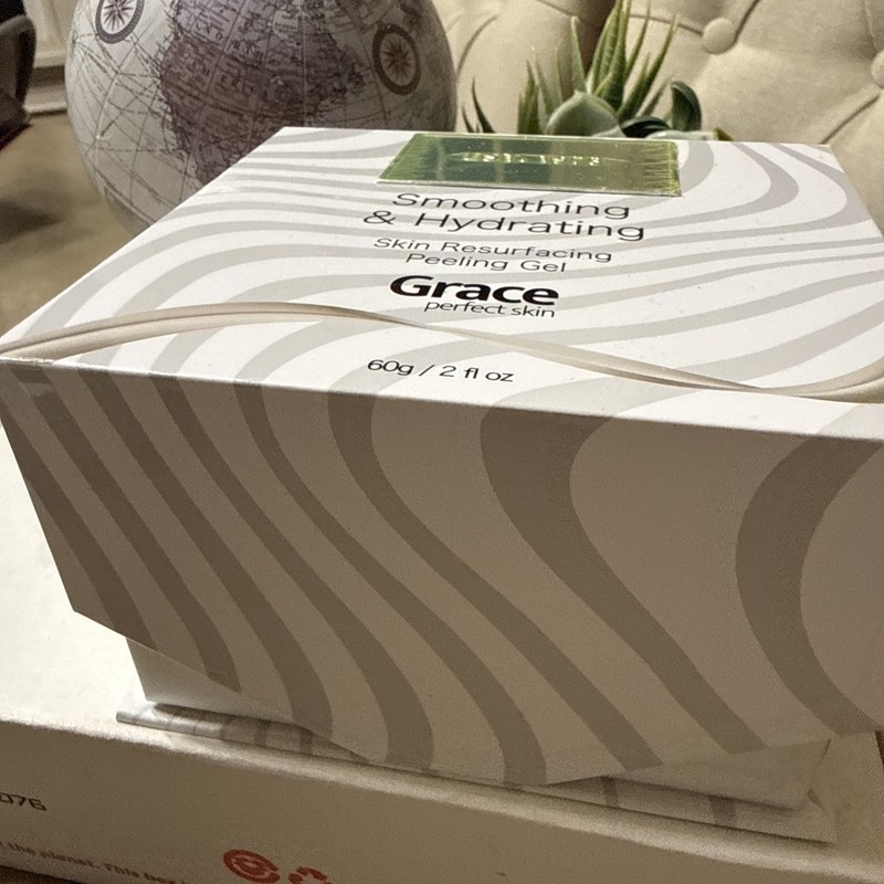 Grace Smoothing & Hydrating Skin Resurfacing Peeling Gel - NEW In Box 2 fl oz gallery
