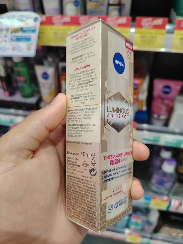 NIVEA Cellular Luminous630 AntiDark-Spot Tinted Fluid Double Corrector 40ml gallery