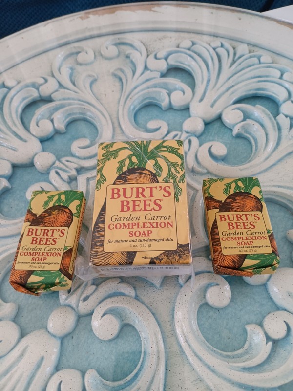 New Burt’s Bees Garden Carrot Complexion Soap 4 Oz & 2 Of .8 Oz Bars 5.6 Oz Ttl