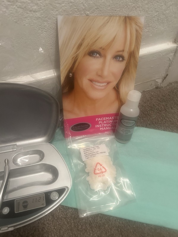 SUZANNE SOMERS FACEMASTER FACIAL TONING SYSTEM W/ COLLAGEN + SERUM - ANTI-AGING gallery