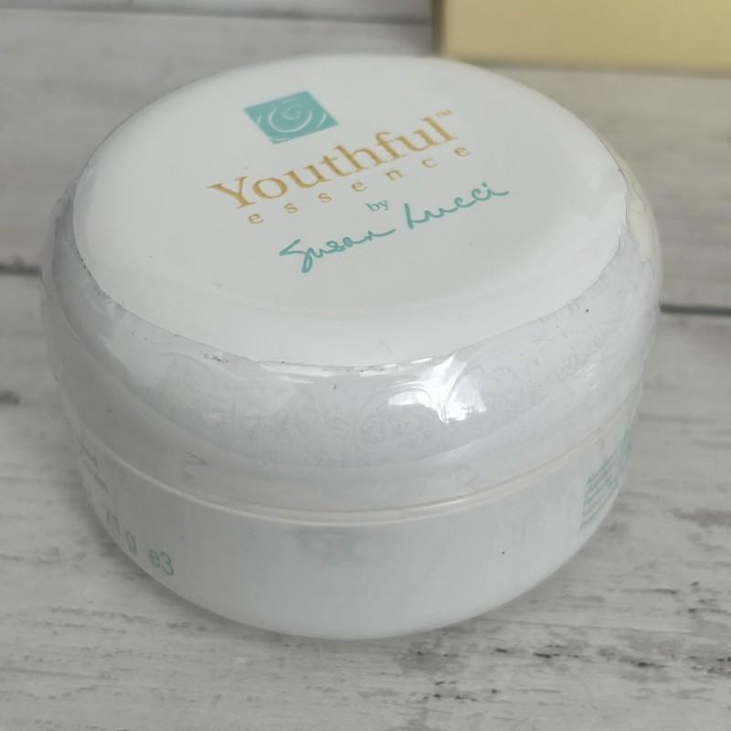 Youthful Essence Susan Lucci Vitamin Enriched Resurfacing Cream 2.5oz & 3 Pads gallery