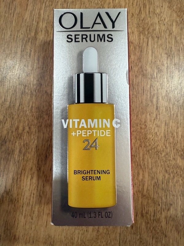 OLAY Vitamin C Brightening Serum – 1.3 fl oz NEW