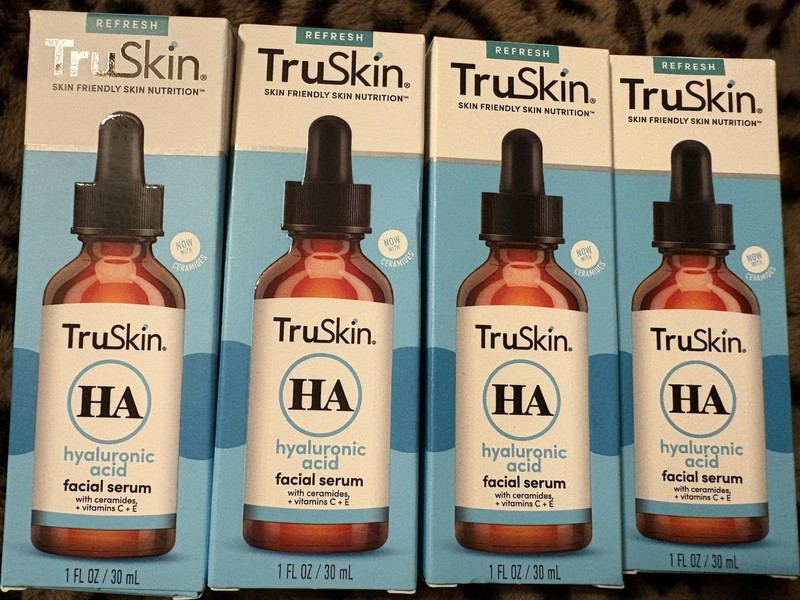 4 TruSkin Hyaluronic Acid Facial Serum Vitamin C Hydration Ceramides & Aloe 1 Oz