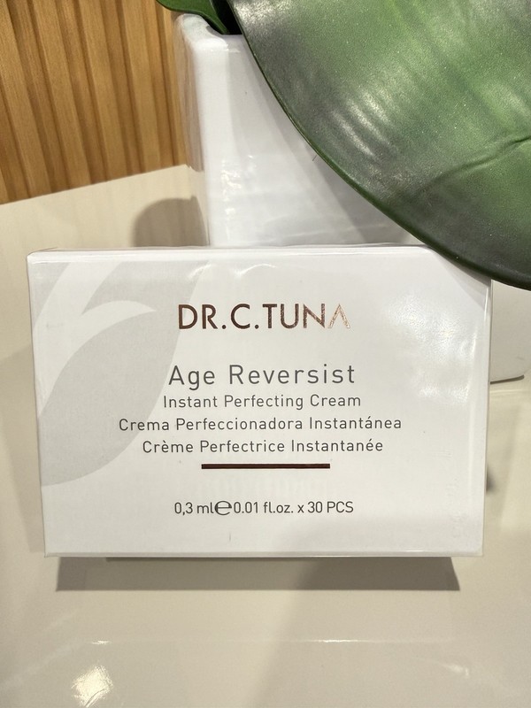 DR. C. TUNA Age Reversist Instant Perfecting Cream 0.3ml 30pcs