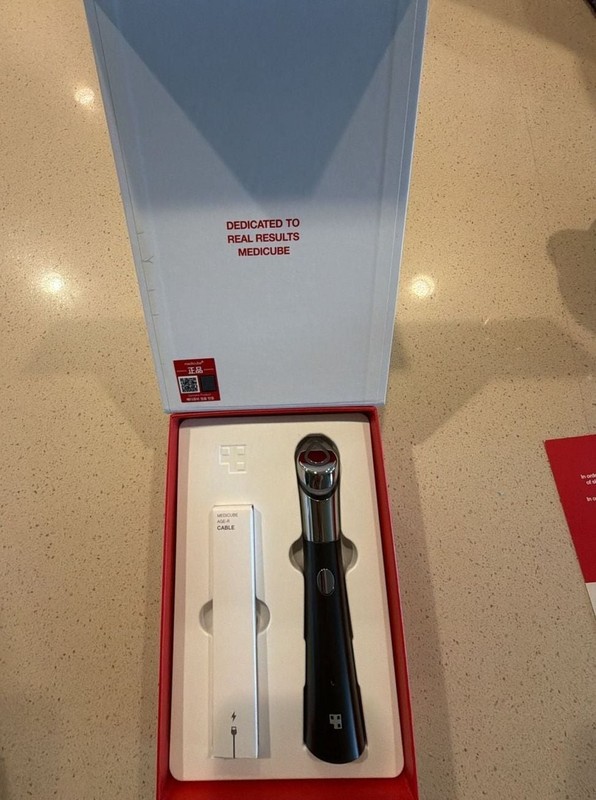 Medicube Age-R Booster-H Facial Device gallery