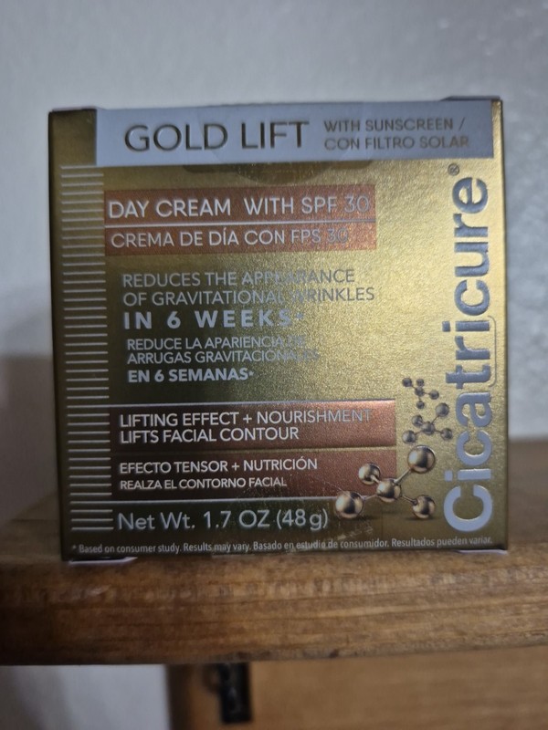 Cicatricure Gold Lift Women’s Anti Aging Face Moisturizer Day Cream (1.7 fl Oz)