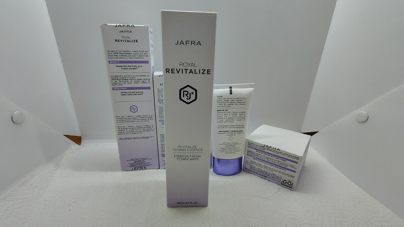 Jafra Royal Jelly Revitalize with Balm Set 6 Pcs New & Sealed gallery