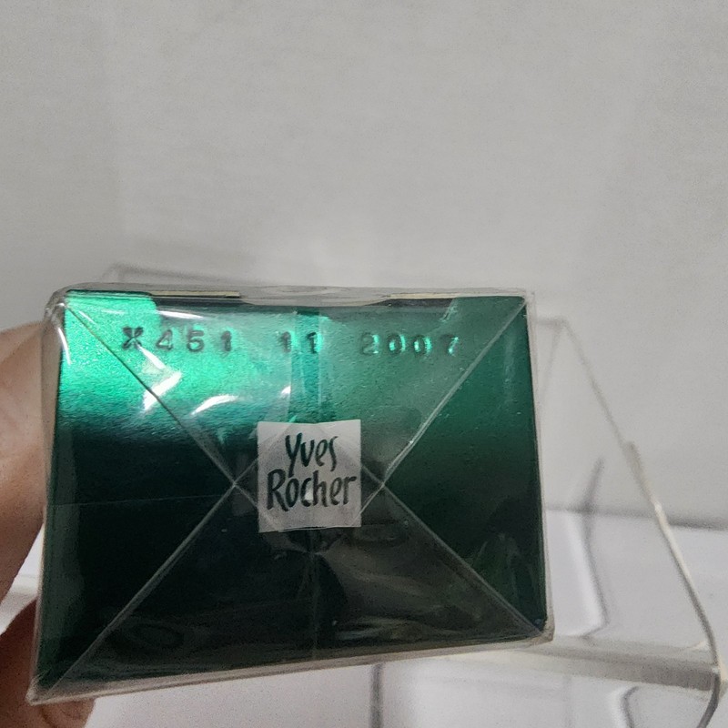 Yves Rocher Pro-Retinol 100% Vegetal Self-Defense Day Night Face gallery