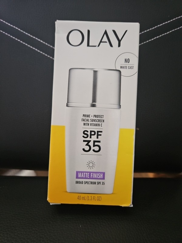 Olay Prime + Protect Sunscreen Matte Finish Vitamin C SPF 35 Exp 12/25