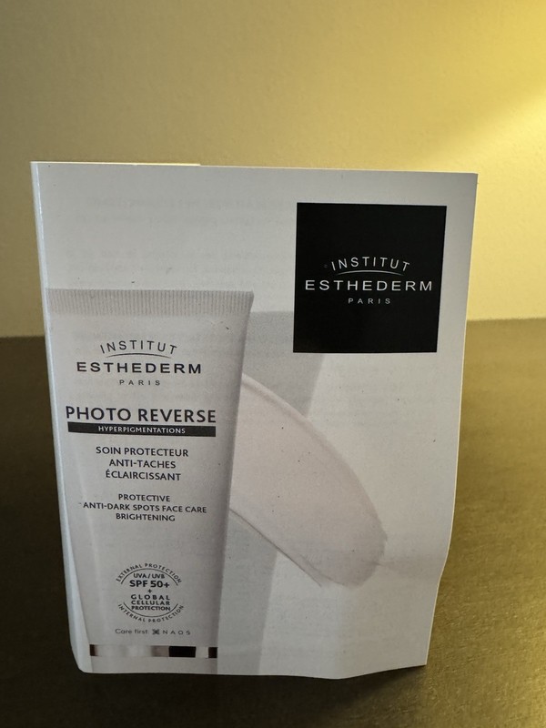 Institut Esthederm Photo Reverse Protective Anti Dark Spots Face Care 2 ml gallery