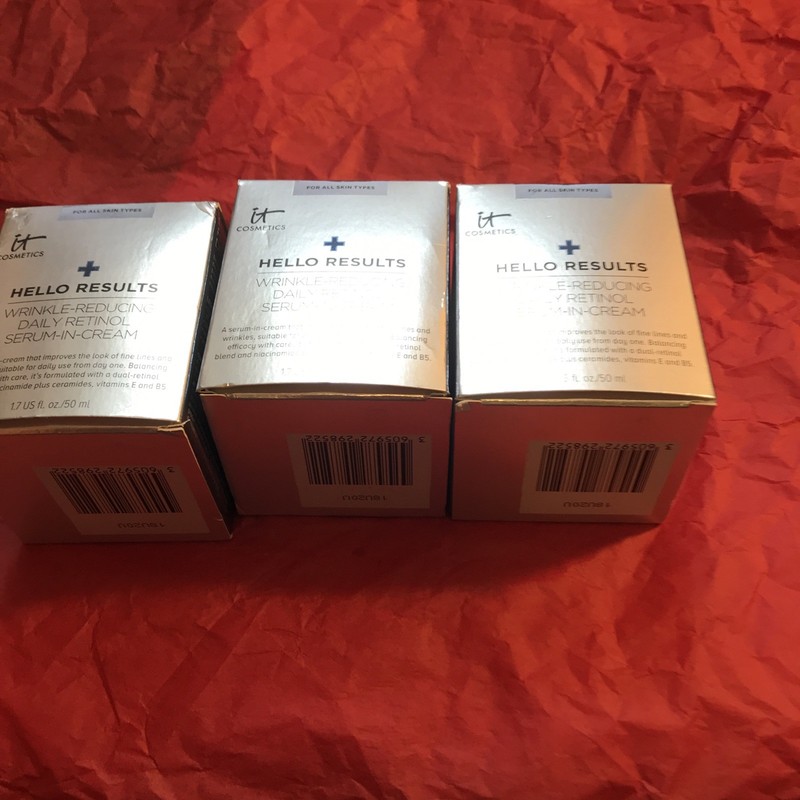 It Cosmetics Hello Results Wrinkle-Reducing Daily Retinol Serum-in-Cream 3 Count