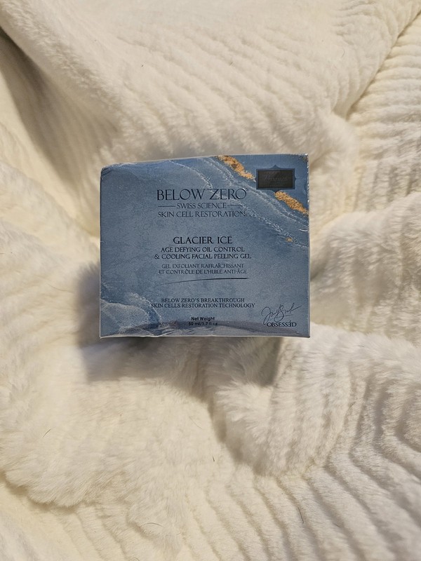 Below Zero Glacier Ice Age Defying Oil Control & Cooling Facial Peeling Gel