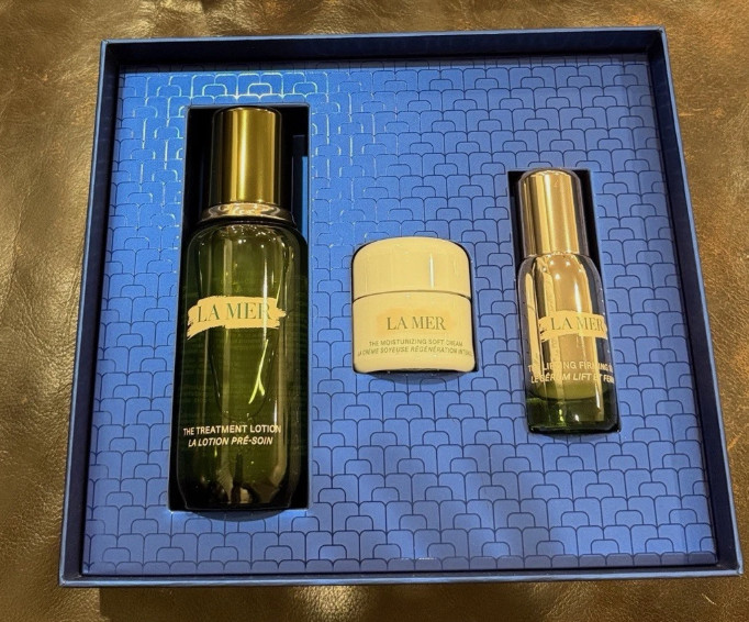 La Mer The Energizing Hydration Collection Skincare Gift Set Brand New Item gallery