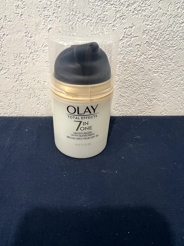 OLAY Total Effects 7 in 1 Moisturizer w/ Sunscreen SPF 30 (50 mL/1.7 oz)