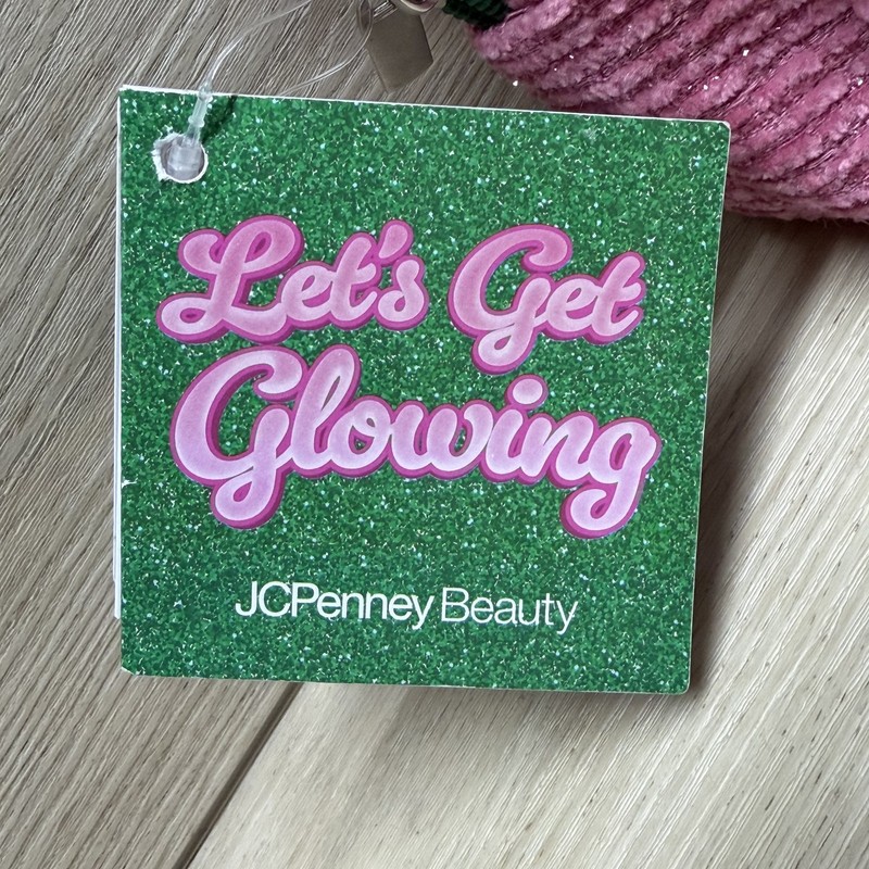 JCPenney Beauty Let's Get Glowing Skincare Kit Set Anti-Aging Products Travel gallery