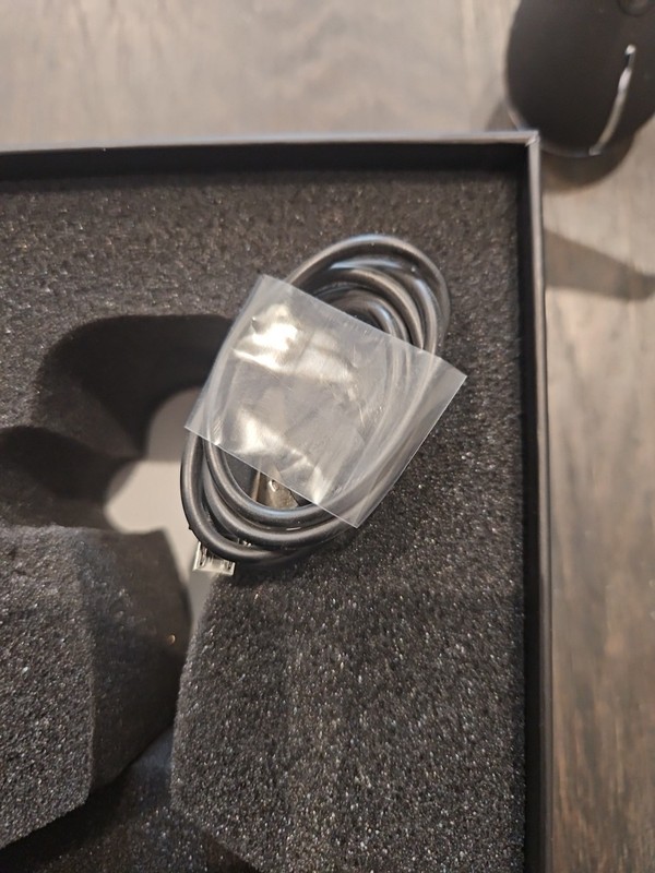 Derma Neck Lift - LED Light Therapy - New in box gallery